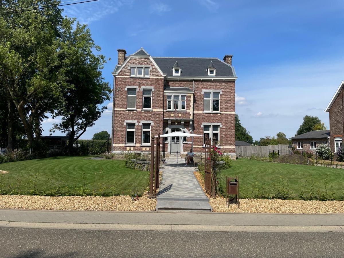 B&B Het Notarishuis - Authentiek Verblijf Nabij Maastricht Вурен Экстерьер фото