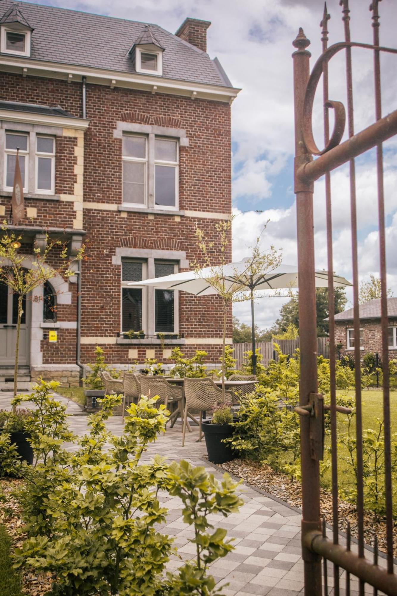 B&B Het Notarishuis - Authentiek Verblijf Nabij Maastricht Вурен Экстерьер фото